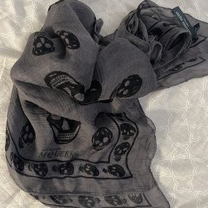 alexander mcqueen skull scarf